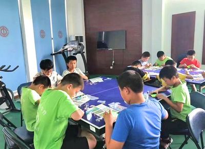 甬江街道2019年工會(huì)愛(ài)心托管班暨“小候鳥(niǎo)”夏令營(yíng)圓滿(mǎn)閉營(yíng)，藝術(shù)之光照亮成長(zhǎng)之路